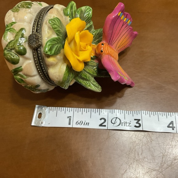 Porcelain Butterfly, Flower Trinket, Pill, Jewelry Box. Still Has Original Tag. - Picture 7 of 9